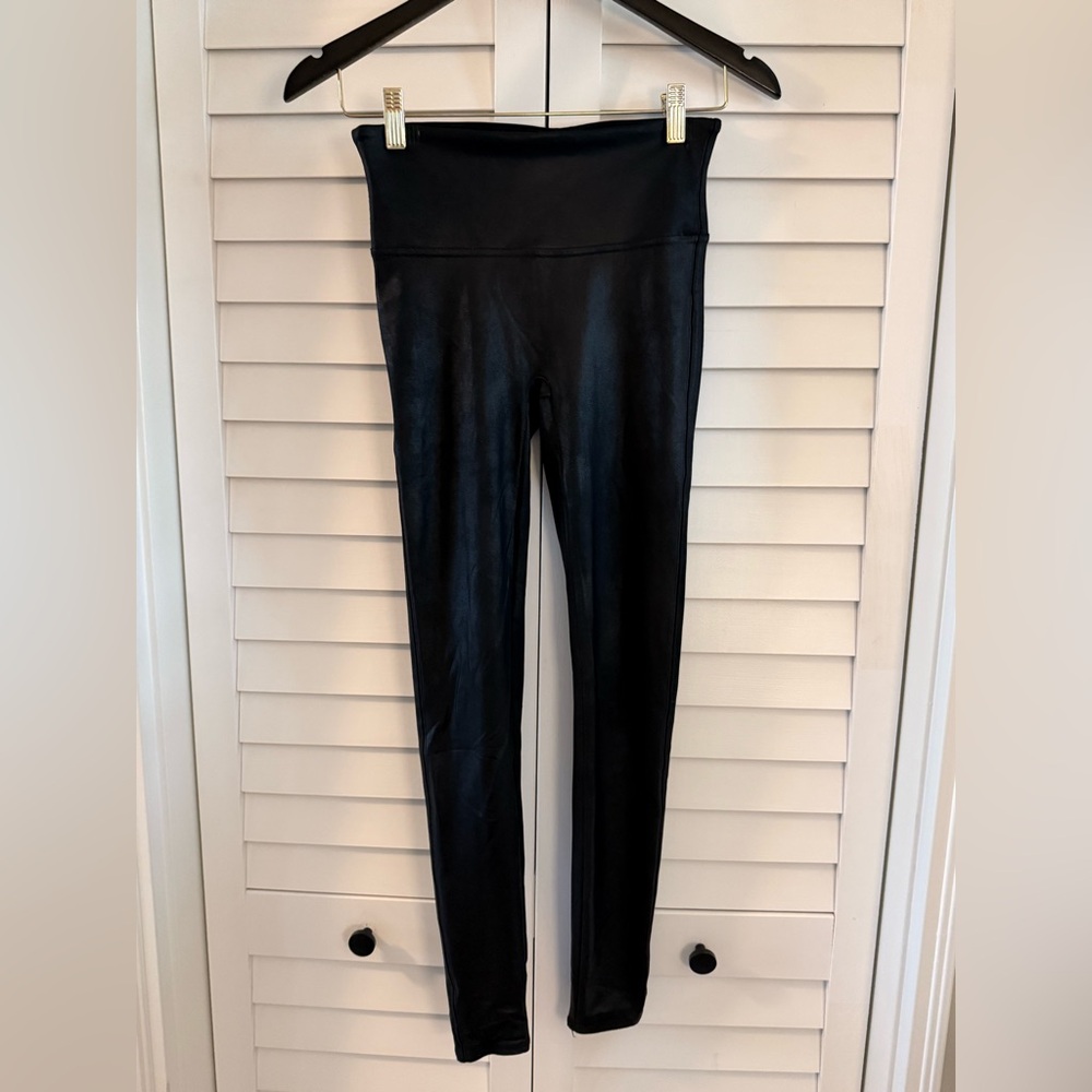 Spanx Ready to Wow Black Faux Leather Leggings Size Small - Picture 5 of 9